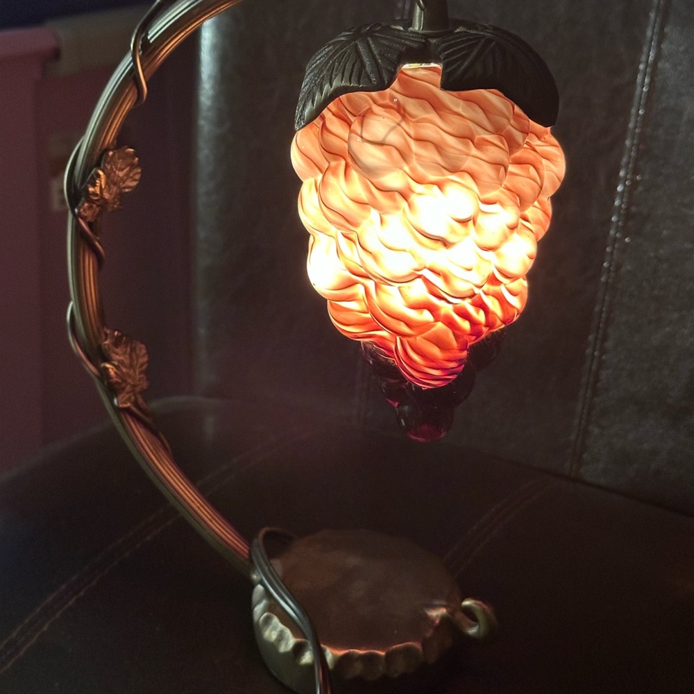 Vintage Grape Cluster Table Lamp